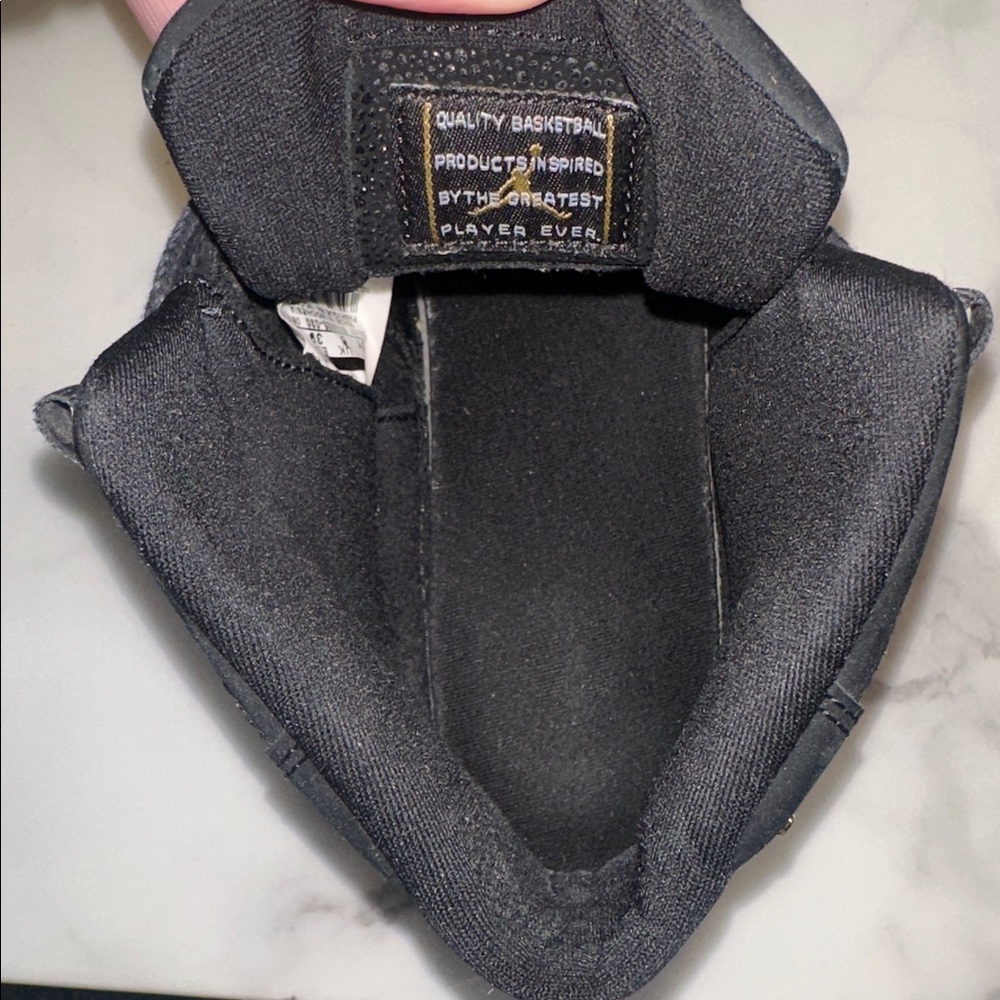 Jordan 11 RETRO HEIRESS BLACK STINGRAY (GS) Release date - 11/24/17 - Picture 11 of 15